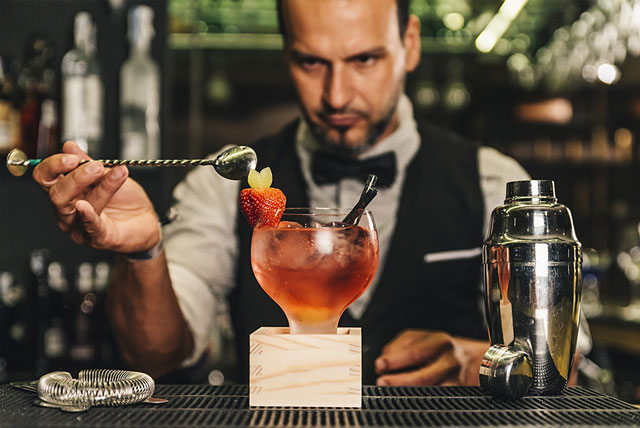 Phần trang trí cuối cùng cũng tạo nên chất lượng sản phẩm cocktail trang trí cocktail