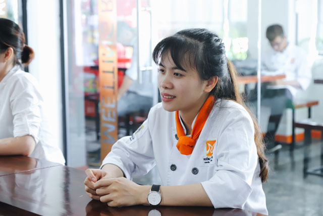 Bạn Đặng Thị Giang tự tin chinh phục nhiều doanh nghiệp tại chương trình tu tin chinh phuc nhieu doanh nghiep