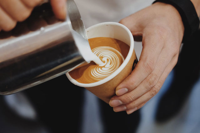 Có rất nhiều yếu tố ảnh hưởng đến ly Latte Art yeu to anh huong de latte art