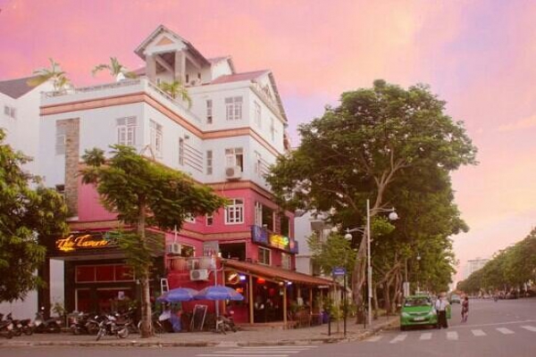 The Tavern Phu My Hung