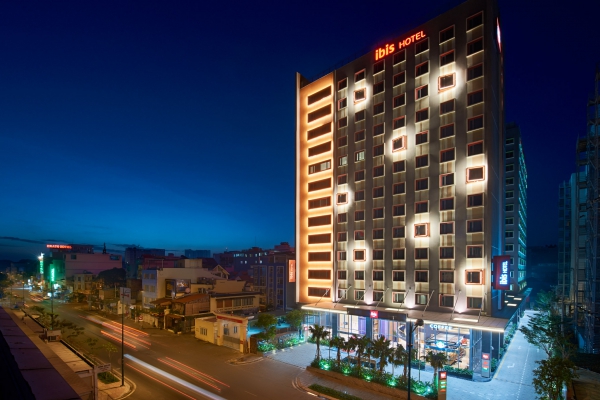 Khách sạn Ibis Saigon Airport