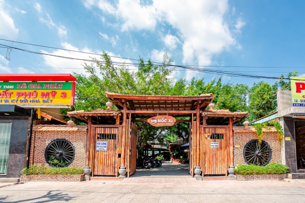 Mốc Xì Koi Farm & Coffee