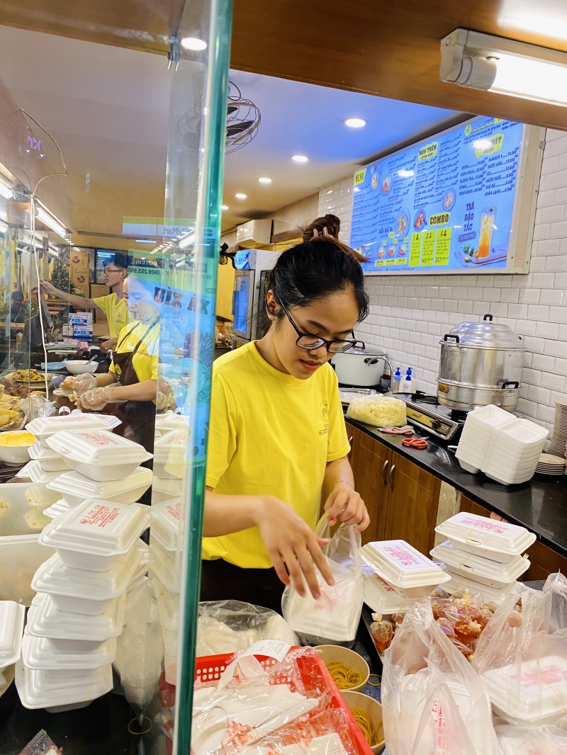 Cơm gà nha trang 2 chị em