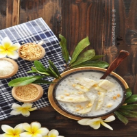 Phụ Bếp Chè Và Bánh Viêt Quận 1